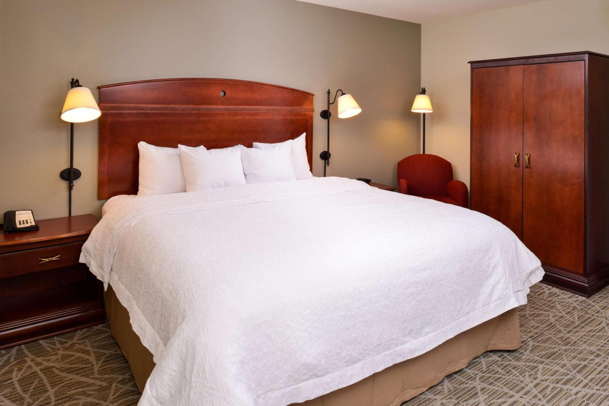 Hampton Inn By Hilton Litchfield Exterior foto