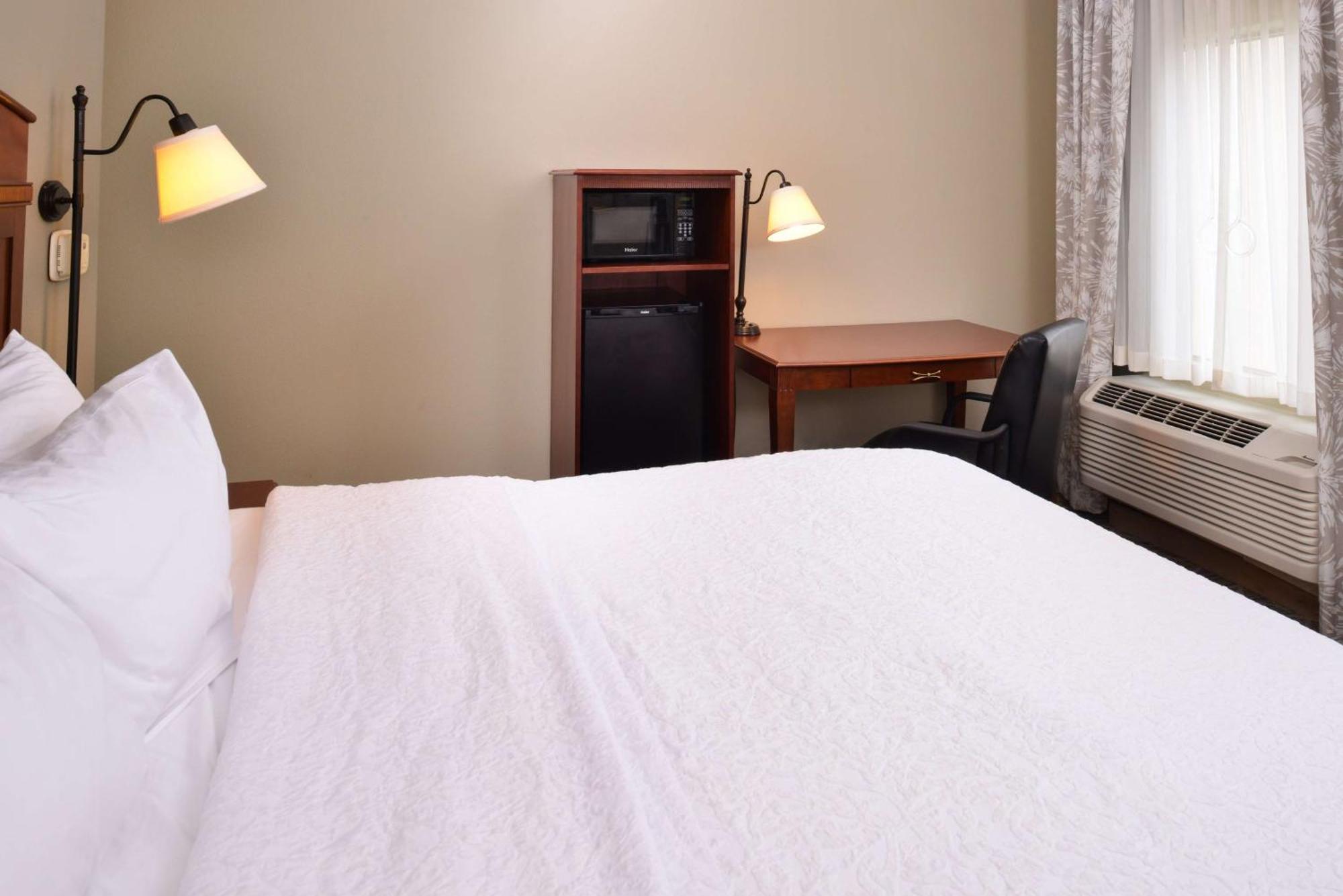 Hampton Inn By Hilton Litchfield Exterior foto