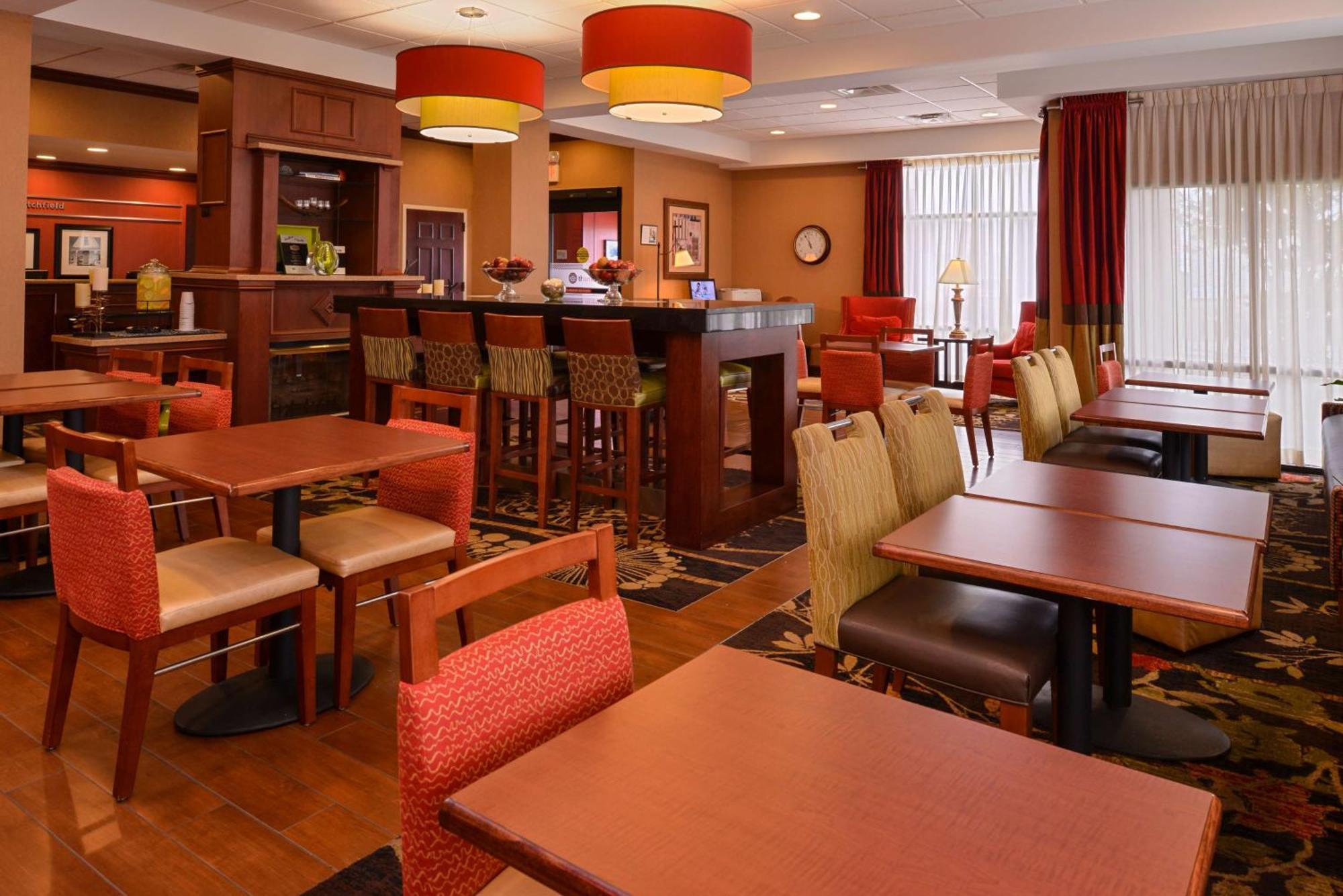 Hampton Inn By Hilton Litchfield Exterior foto